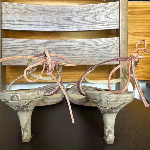 Burberry sandals 39 1/2 - Picture 4 of 9